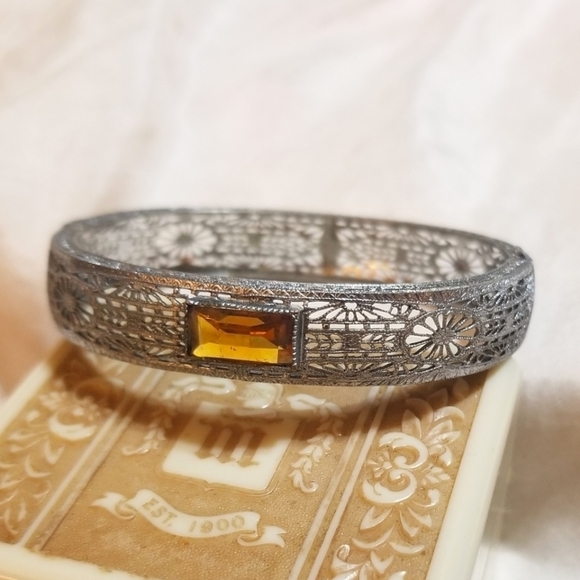 ๐
บRARE Antique Art Deco Filigree Golden Paste Stone Bangle Bracelet - Picture 3 of 7